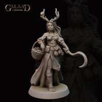 Female Human Druid 01 by Galaad Miniatures