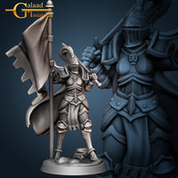 Female Knight w/Cloak & Banner 01 by Galaad Miniatures