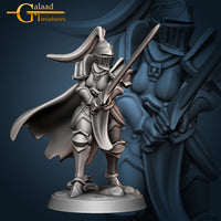 Female Knight w/2-Handed Sword 01 by Galaad Miniatures