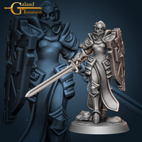 Female Knight w/Sword & Large Shield 01 by Galaad Miniatures