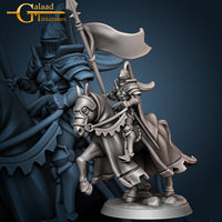Female Mounted Knight w/Banner 01 by Galaad Miniatures