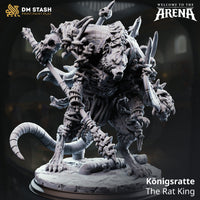 DM Stash Königsratte Rat King 32mm miniature render — a massive multi-headed rat beast with four weapon-bearing arms, bone and skull trophies, spiked back, and knotted rope bindings, shown on a cobblestone arena base with the DM Stash logo