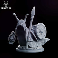 Armoured snail miniature holding a tall spear and wooden round shield with iron rivets, a small ornate lantern dangling from one tentacle. Scale-plated body by La Louve 3D.