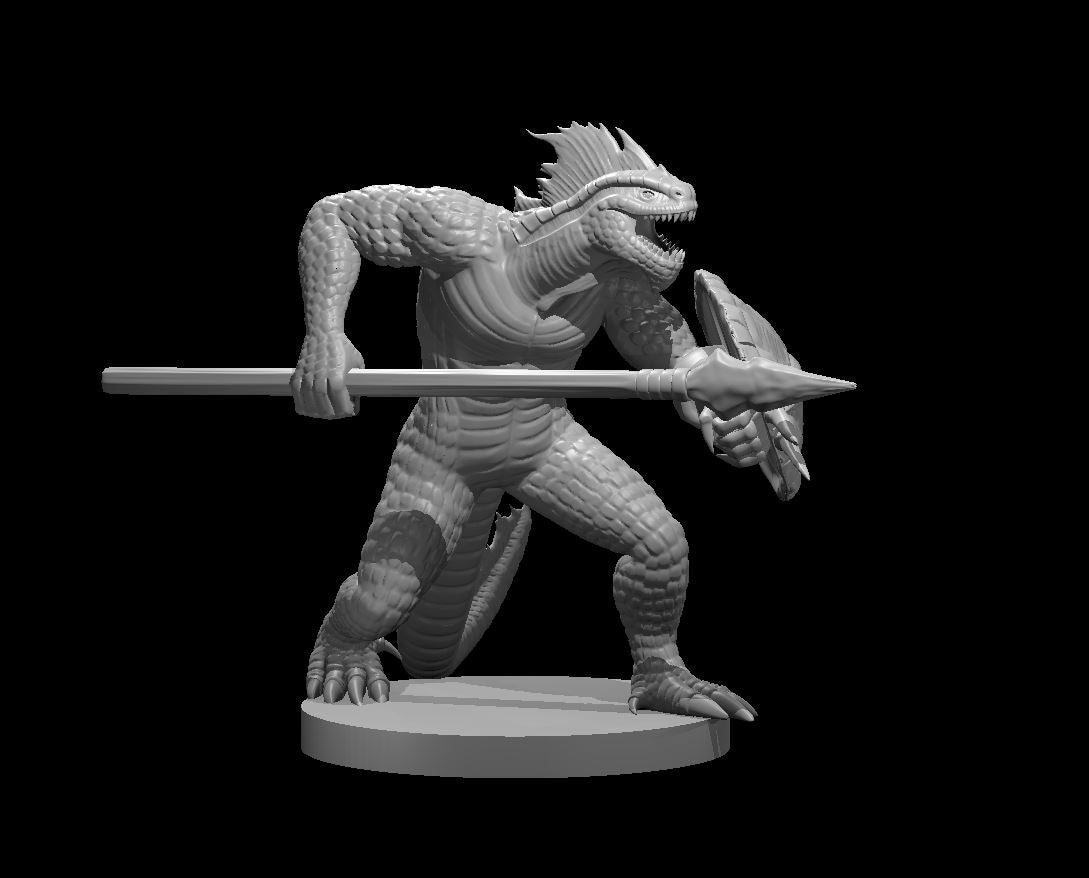 Grey unpainted digital render of a Lizardfolk warrior miniature at 32mm scale, posed mid-stride with a long spear levelled forward in both clawed hands and a kite shield held at the right side. The figure has raised dorsal spines, open jaws, heavily scaled skin across the torso and legs, and stands on a flat oval gaming base.
