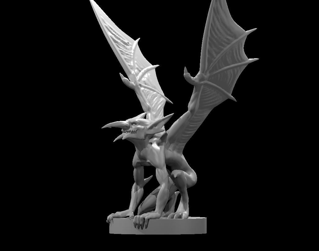 Winged mephit miniature crouching low, wings asymmetrically spread — one blade-tipped, one batlike — head raised with open fanged mouth and swept horns. Sculpt by MZ4250.