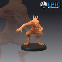 Nothic miniature in a wide crouching stance, arms outstretched with long clawed fingers, skeletal face dominated by a single large eye, bony spines along the skull, vein-patterned skin across the body. Sculpt by Epic Miniatures.