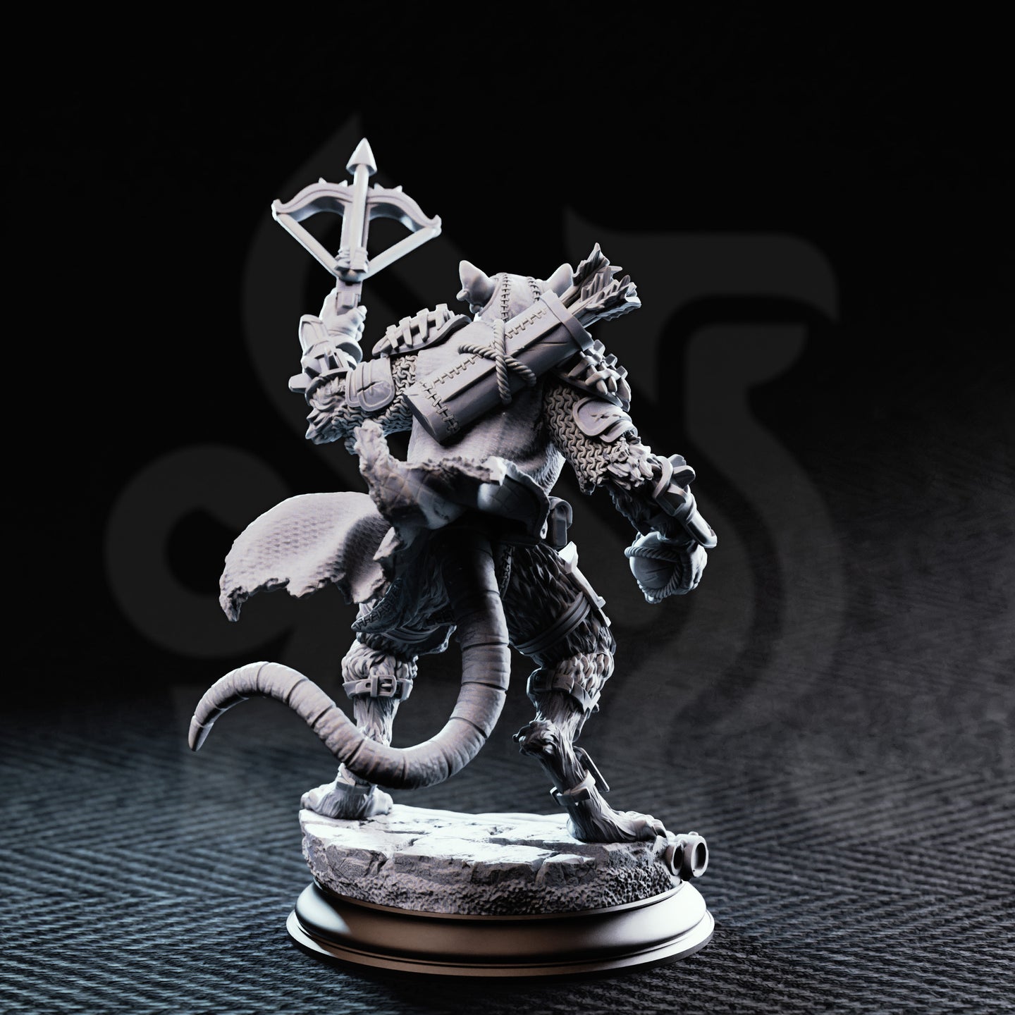 Rear view of the Vermin Grunt 01 (Scabbers) unpainted resin miniature, showing a bolt quiver on the back, layered scale-and-leather pauldrons, a segmented armoured tail, and a raised crossbow above the right shoulder — 32mm D&D miniature by DM Stash