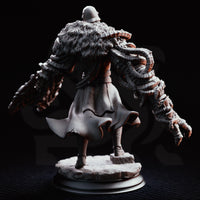 Armoured warrior with two massive segmented chitinous limbs replacing its arms, wearing a beaked visor helm, plate armour, and a fur-edged coat. Sculpt by DM Stash.